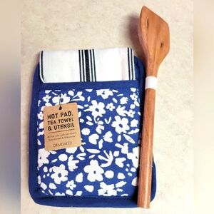 🛒🛍️💥NWT demdeco Blue Floral Hot Pad,tea towel Wooden Utensil